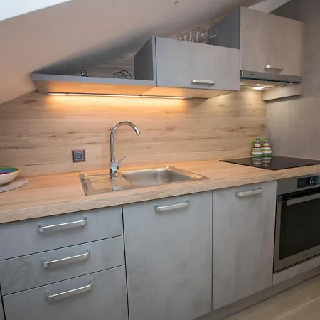 Skylight Apartment *