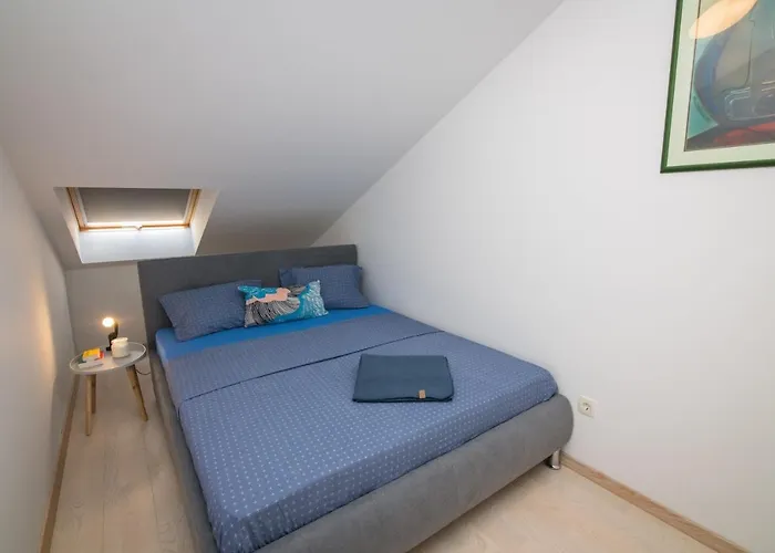 Skylight Apartment *