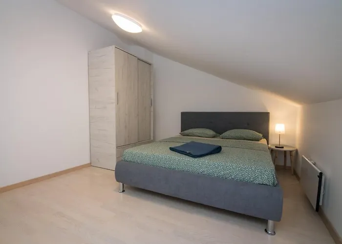 Skylight Apartment *